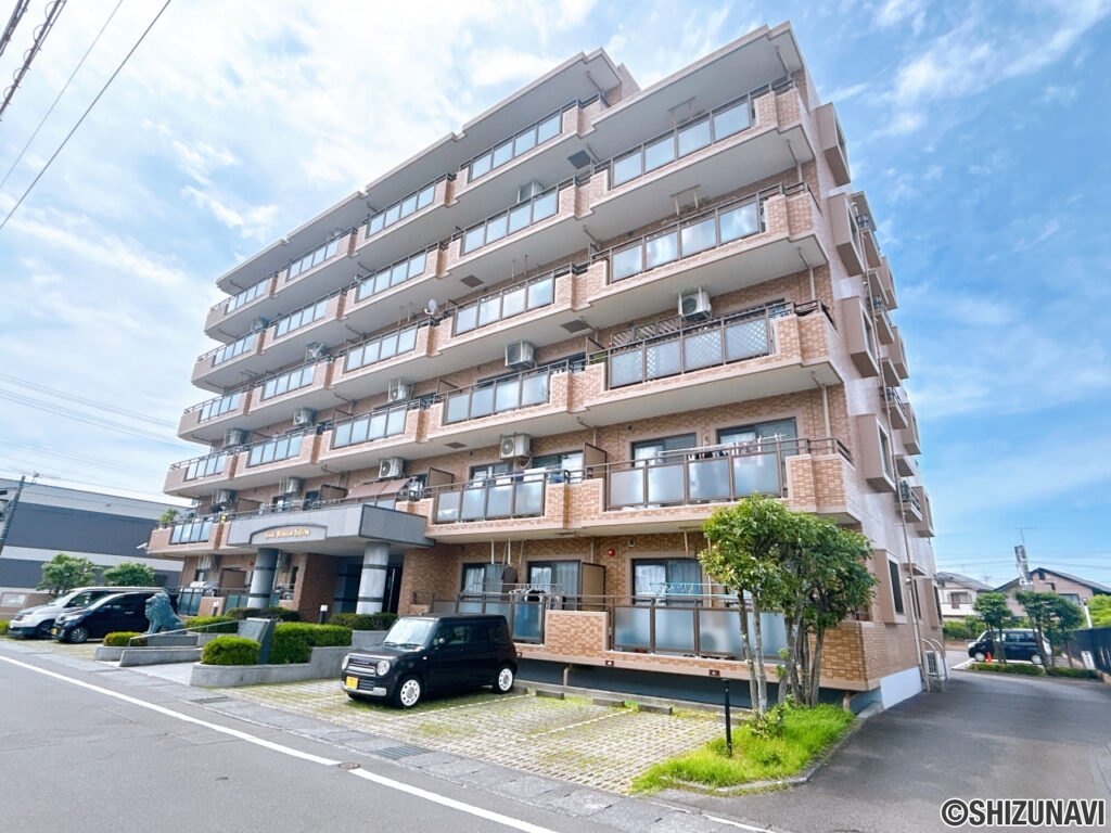 日当たり良好な6階建てマンションです