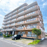 日当たり良好な6階建てマンションです