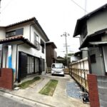 【駐車場】駐車場は駐車場は間口約3.2m、奥行約12.6m、縦列2台駐車可能です。