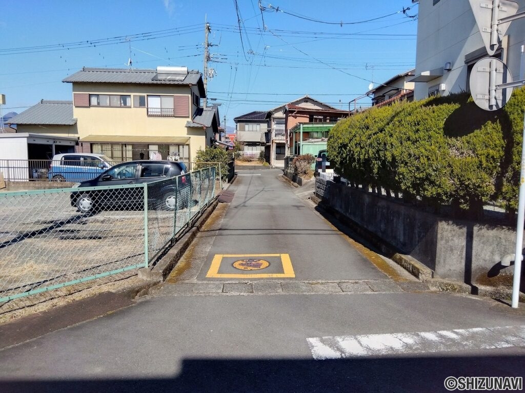 富士宮市舟久保町　売り土地　前面道路