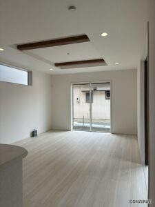 中央区　芳川町　東栄住宅　リビング　17帖