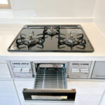 【キッチングリル】コンロ下のグリルです。調理の幅が広がります。