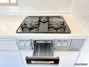 【キッチングリル】コンロ下のグリルです。調理の幅が広がります。