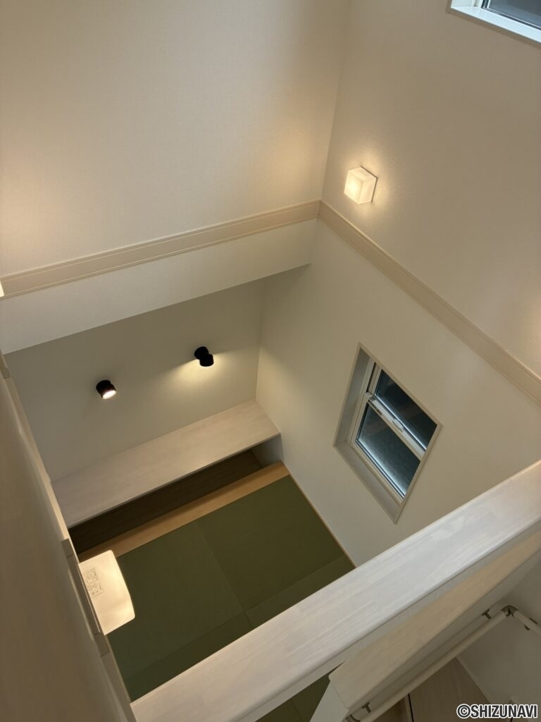中央区　芳川町　東栄住宅　吹き抜け