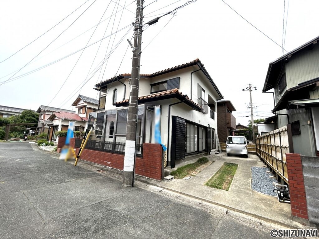 【リフォーム済/建物外観】別角度写真です。外壁塗装を行いました。