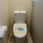 トイレ　浴室隣り　2か所トイレがあります。