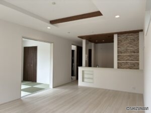 中央区　芳川町　東栄住宅　リビング　ダイニングキッチン