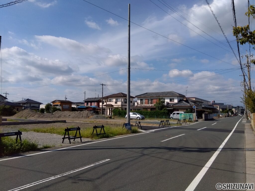 前面道路(南→北)