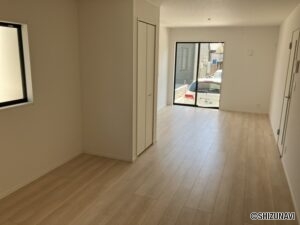 LDK部分に収納がついており、お部屋を広く使う事が可能です。