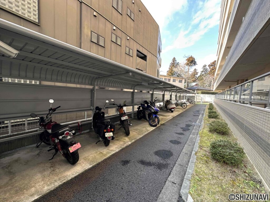 御殿場市新橋　オブリージュ御殿場レジデンス　駐輪場