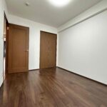 北西の洋室５．７帖。