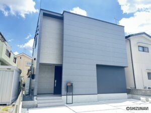 外観になります。敷地面積50坪以上ございます。