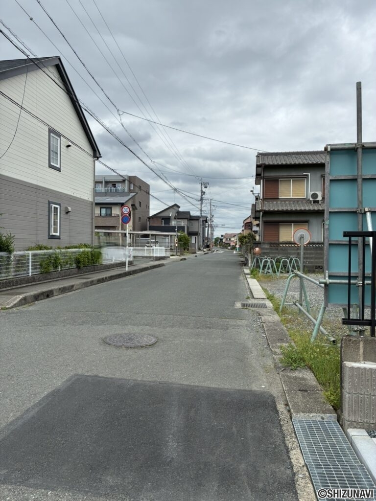 中央区　芳川町　東栄住宅　前面道路
