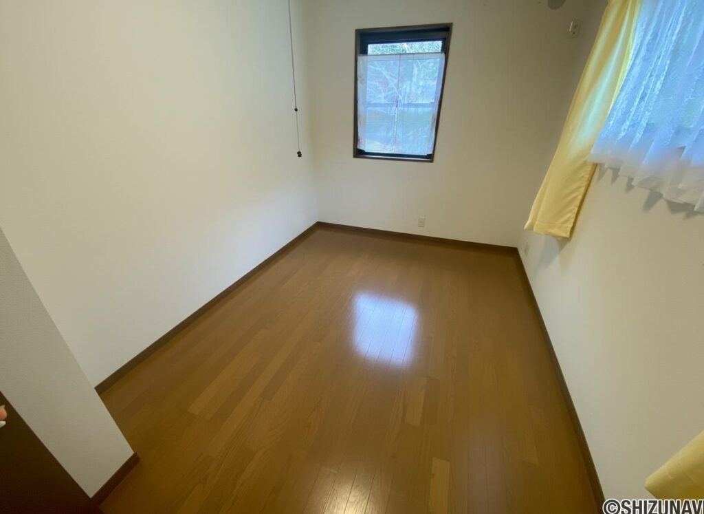 2階　北側洋室部分です。