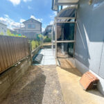 【お庭】南側にはお庭もございます。家庭菜園などもお楽しみいただけます。