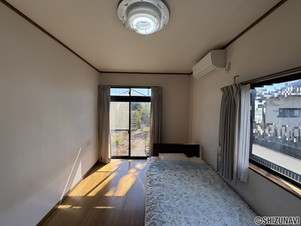 南側洋室の写真です。