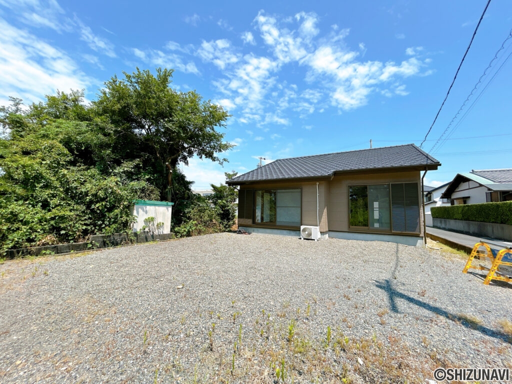 【リフォーム済/外観（別角度）】外壁塗装を行いました。ご購入後、すぐにご自身で塗装の必要がないのは嬉しいポイントです。