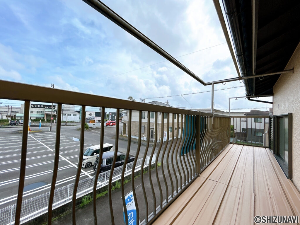カチタス　岸町　ベランダ