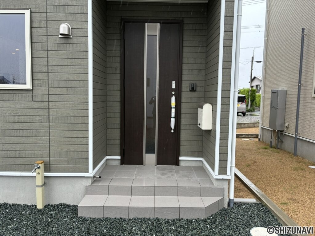 玄関外
