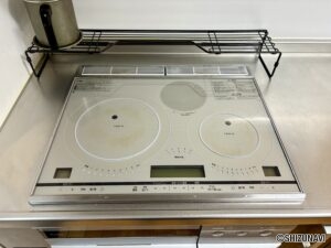 コンロはIHクッキングヒーターで、お子様がいる家庭でも安心です。