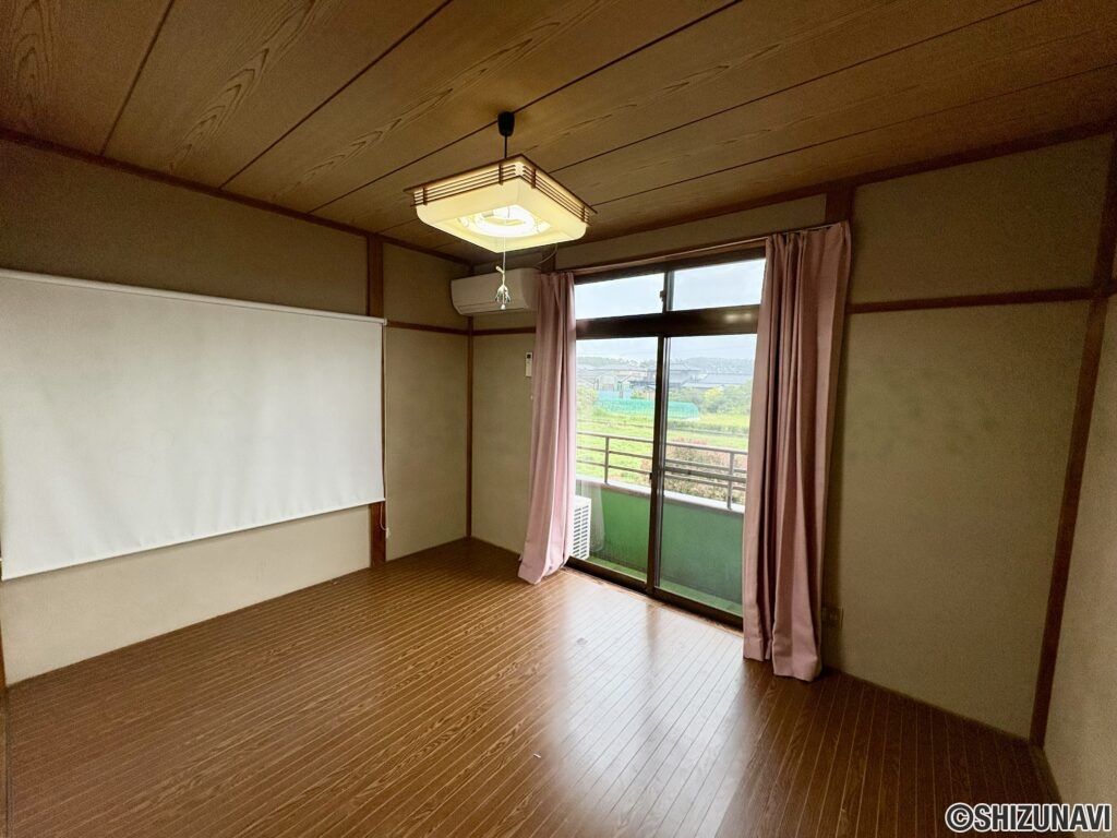 2階東側の洋室です。