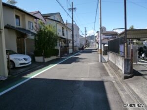 前面道路　南西から北東向き