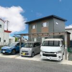 普通車3台でも余裕で駐車できます。