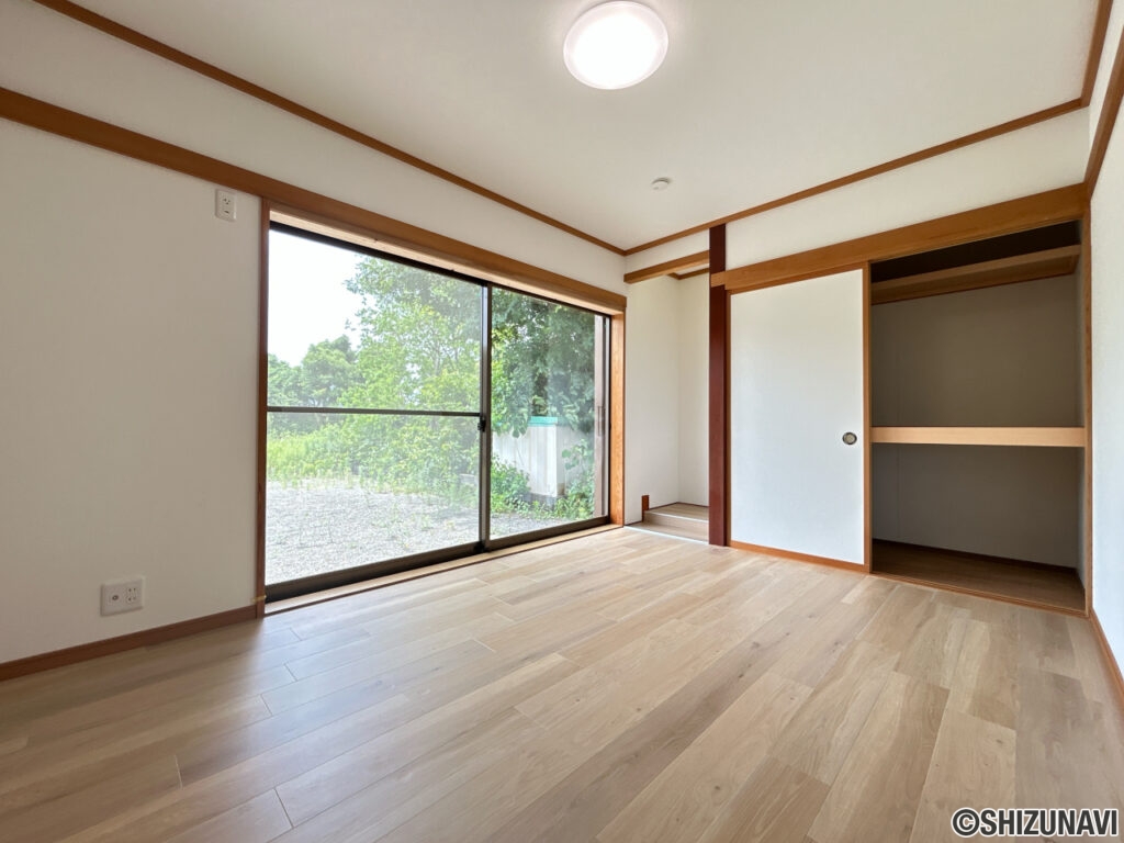 【リフォーム済/約7.5帖洋室】元々は和室ですが、洋室へ変更しました。クロス張替え、照明の交換も行いました。