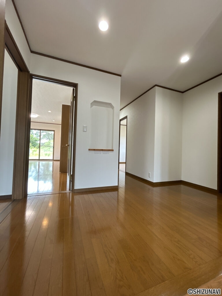 【リフォーム済/玄関】別角度から撮影した写真です。