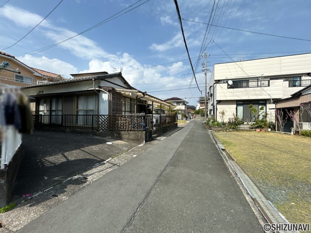 【前面道路】前面道路は幅員約3.6mです。
