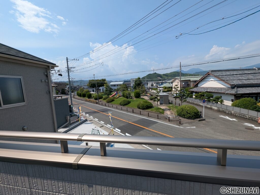 3号棟　正面ベランダの写真です。