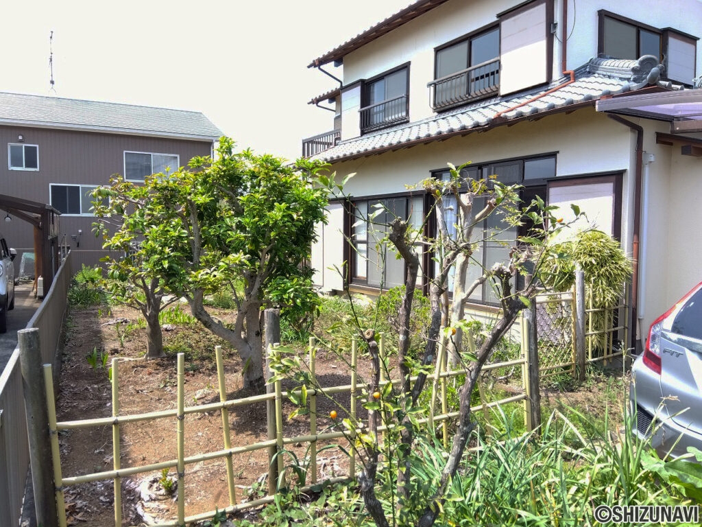 敷地南東側から撮影