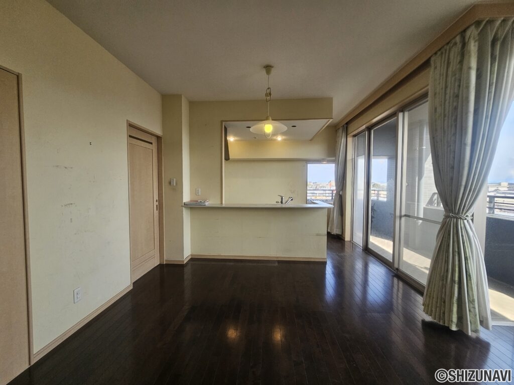 クイーンズタウン今泉　501号室　角部屋　 4LDKの画像