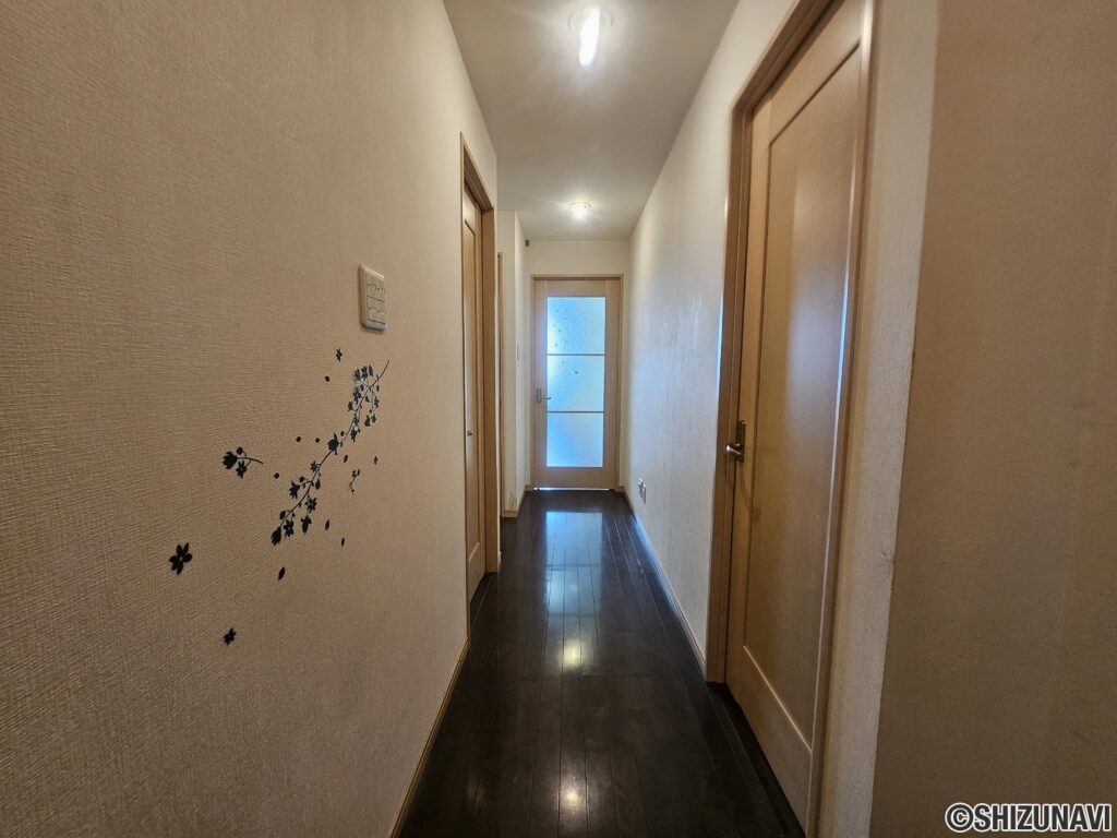 玄関前廊下