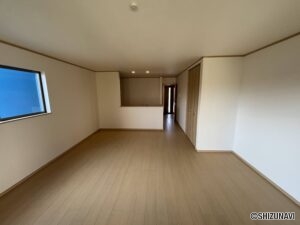 １号棟　リビング庭側からの画像です。
