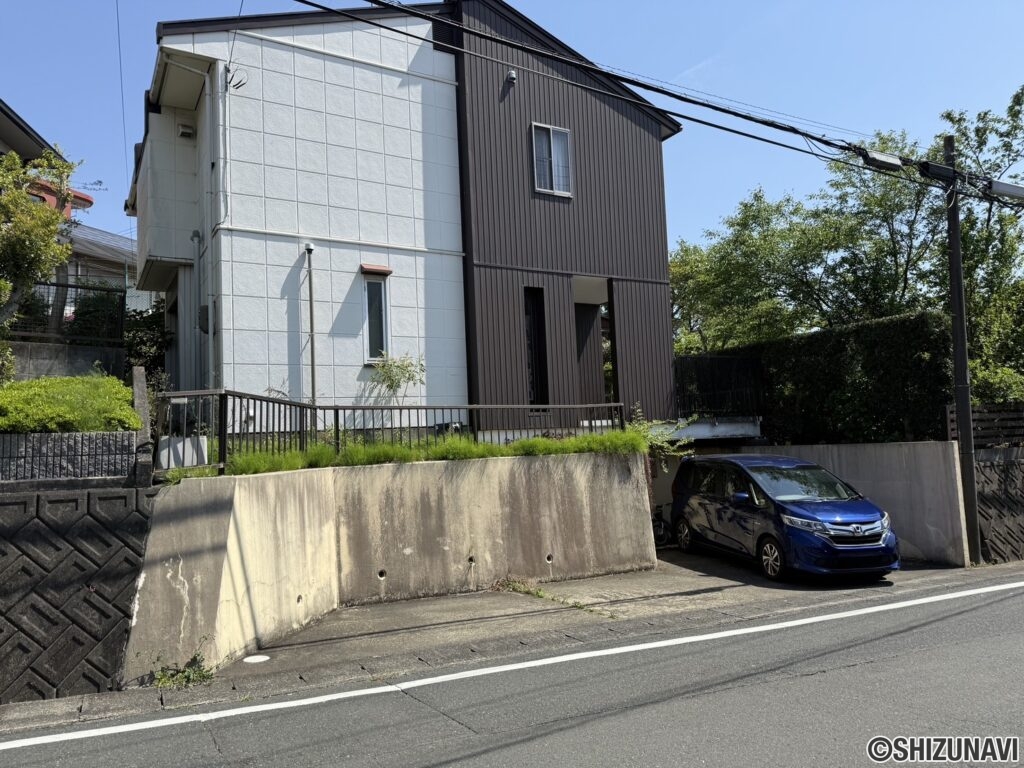 磐田市見付1063-8　売土地（整形地）　解体更地渡し、確定測量渡し　建築条件なしの画像