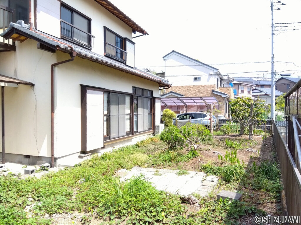 敷地南西側から撮影