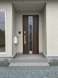 浜松市　福塚町　玄関外