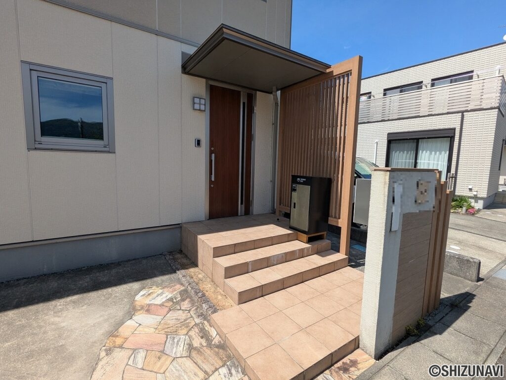 東田中玄関外