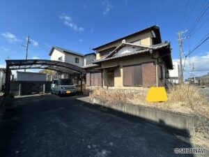 駐車場　3台駐車可能