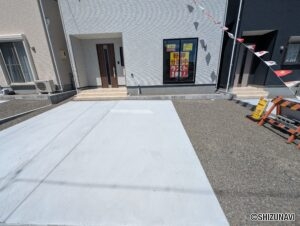 物件正面駐車場の画像です。