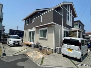 お車は2台駐車可能です