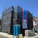 現在建築中外観写真です。