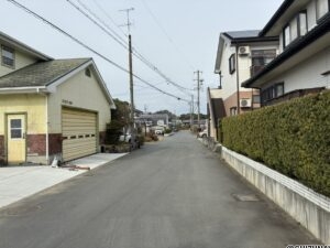 道路に立って北側を撮影