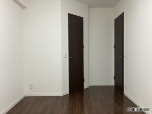 主寝室7帖別角度からの撮影です。