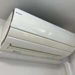 2014年製のエアコンです。(リビングダイニング)