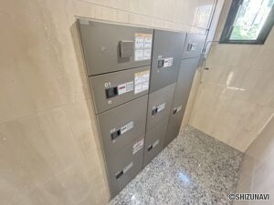 宅配ボックスになります。不在時でもお荷物を受け取れます。