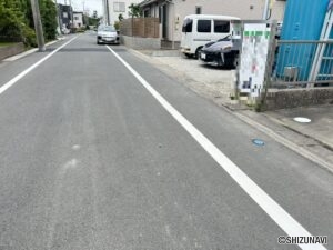 前面道路になります。南東側から撮影しております。