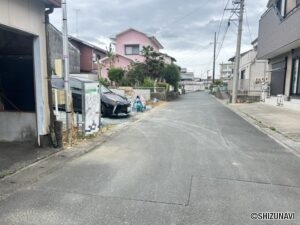 前面道路になります。北東側から撮影しております。