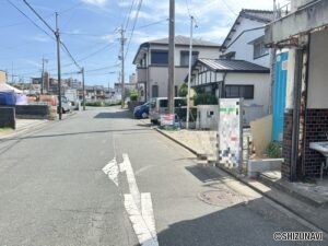 前面道路になります。
